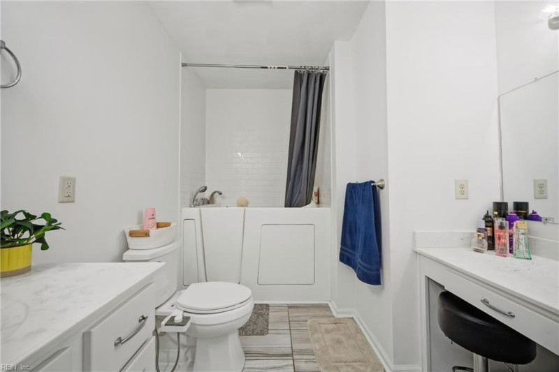 Photo 19 of 45 residential for sale in Chesapeake virginia