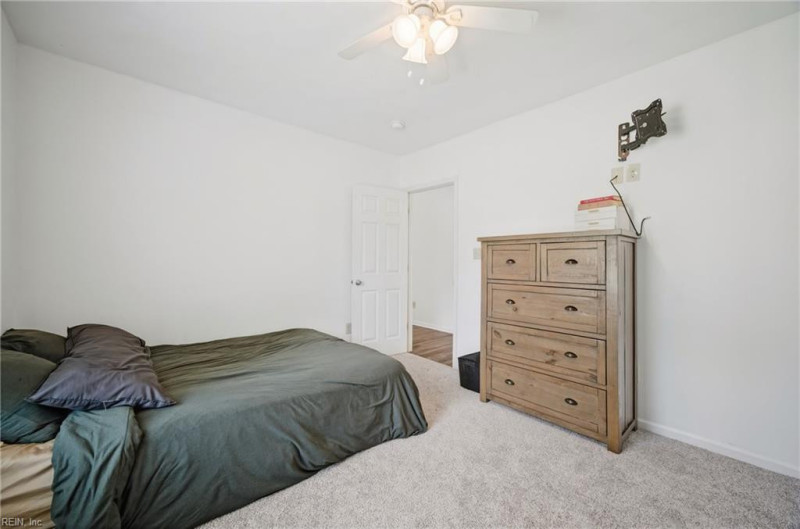 Photo 23 of 45 residential for sale in Chesapeake virginia