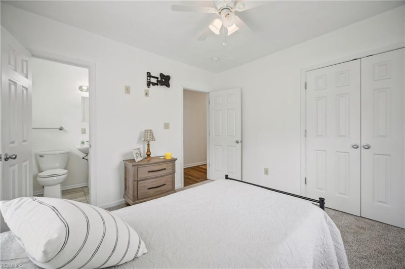 Photo 27 of 45 residential for sale in Chesapeake virginia