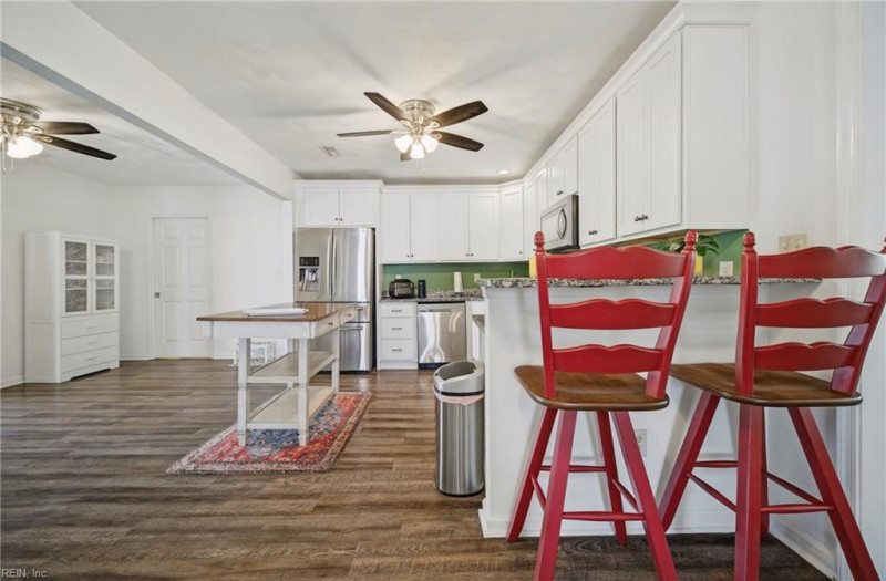 Photo 8 of 45 residential for sale in Chesapeake virginia