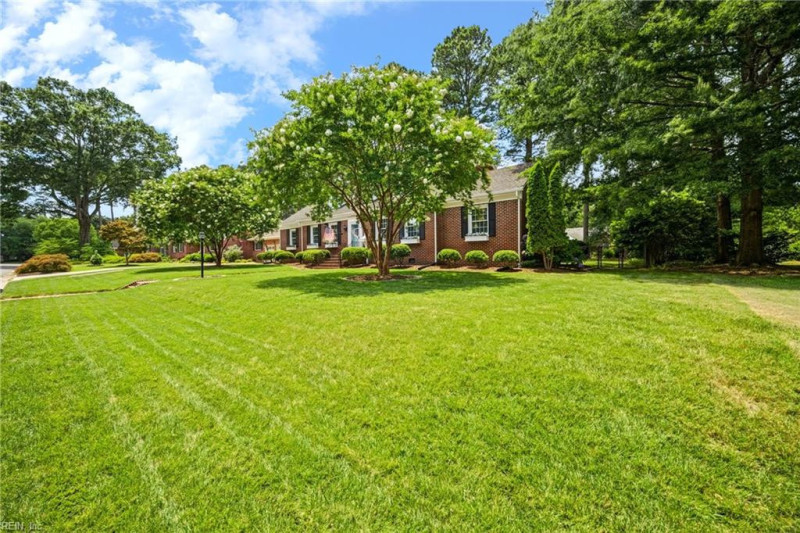 Photo 3 of 49 residential for sale in Suffolk virginia
