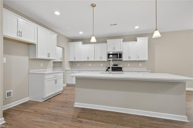 Photo 10 of 44 residential for sale in Chesapeake virginia