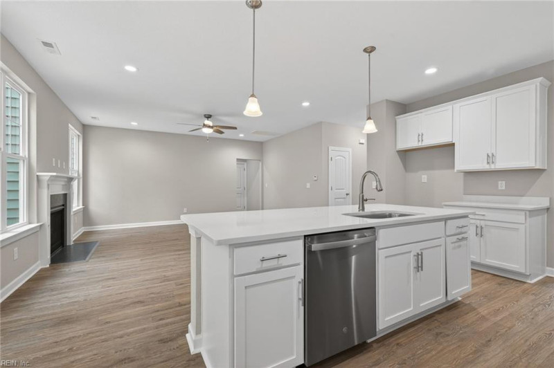 Photo 12 of 44 residential for sale in Chesapeake virginia