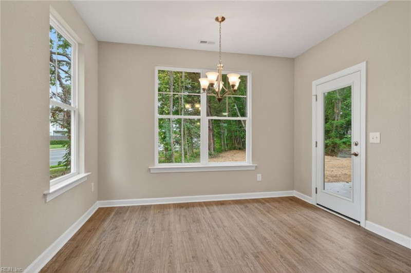 Photo 15 of 44 residential for sale in Chesapeake virginia