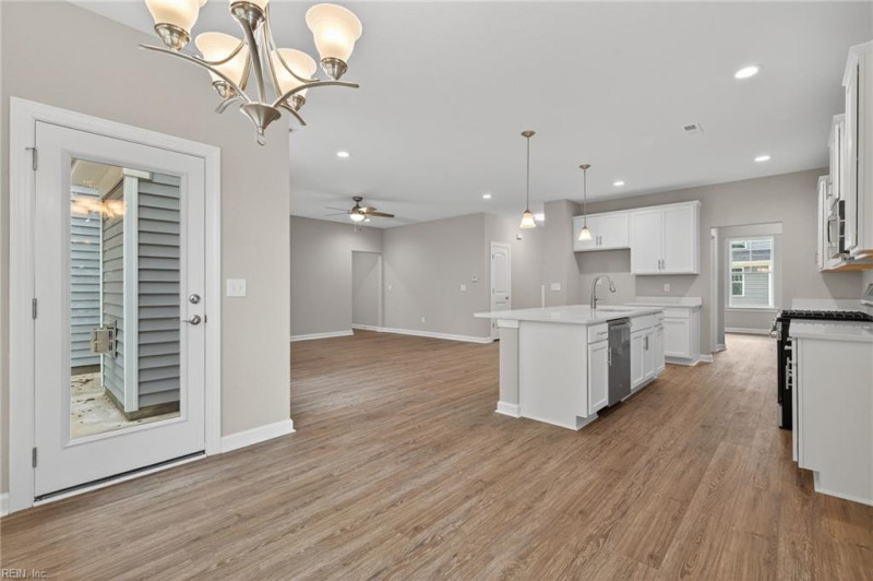 Photo 16 of 44 residential for sale in Chesapeake virginia