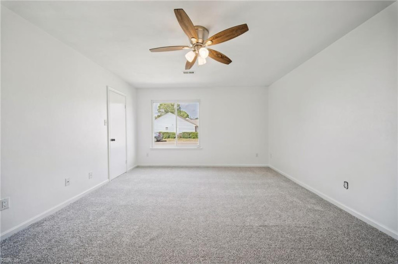 Photo 11 of 24 residential for sale in Virginia Beach virginia