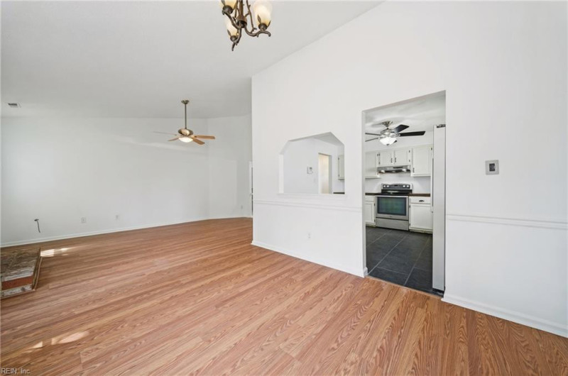 Photo 5 of 24 residential for sale in Virginia Beach virginia