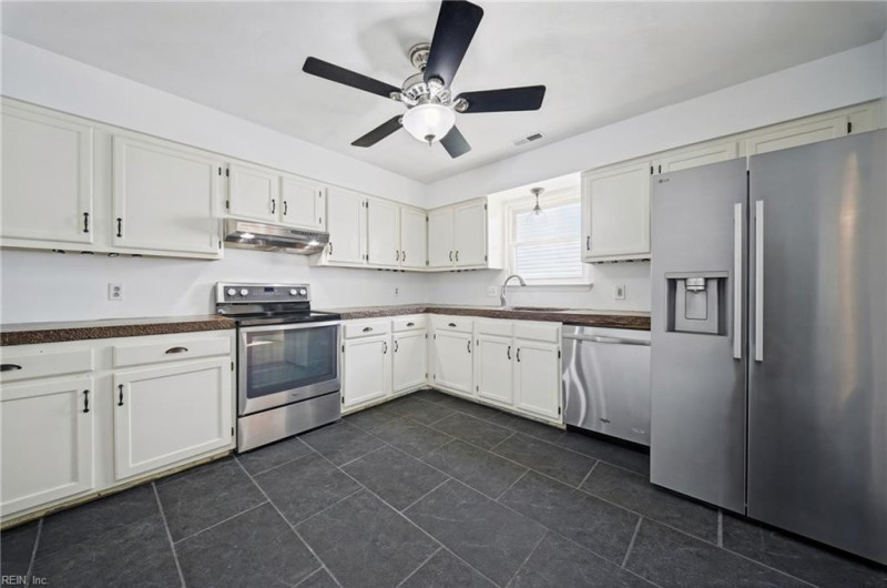 Photo 7 of 24 residential for sale in Virginia Beach virginia