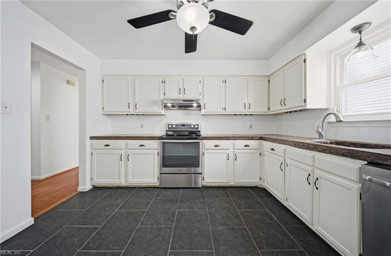Photo 8 of 24 residential for sale in Virginia Beach virginia