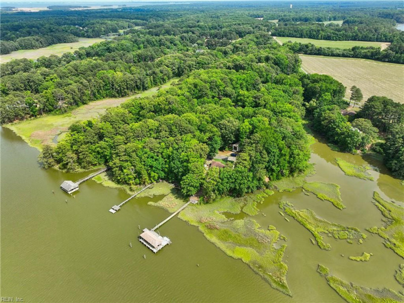 Photo 3 of 50 residential for sale in Isle of Wight County virginia