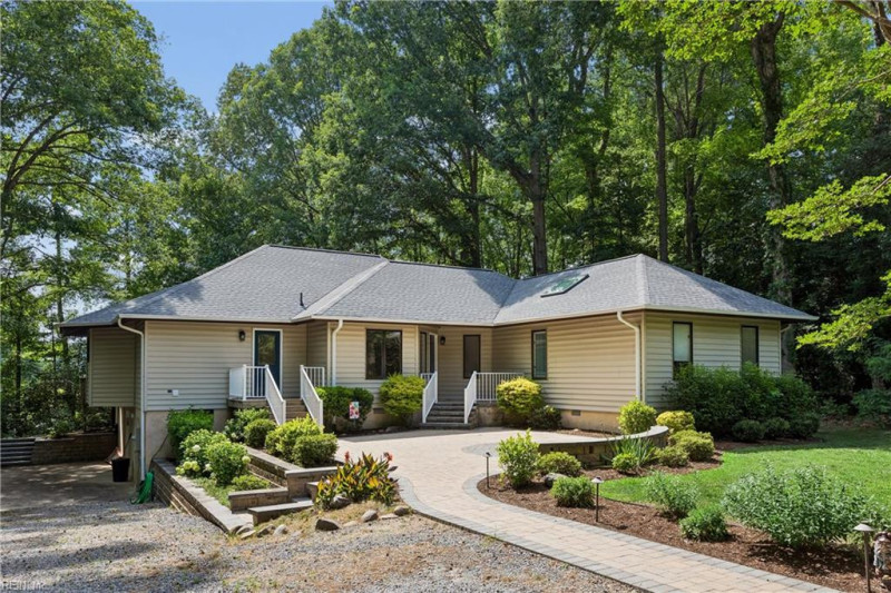 Photo 6 of 50 residential for sale in Isle of Wight County virginia