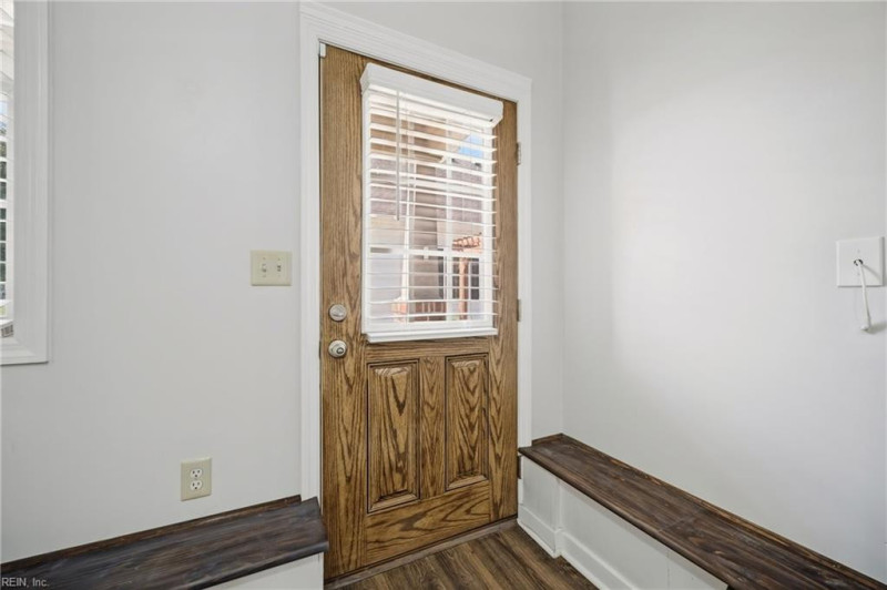 Photo 33 of 45 residential for sale in Currituck County virginia