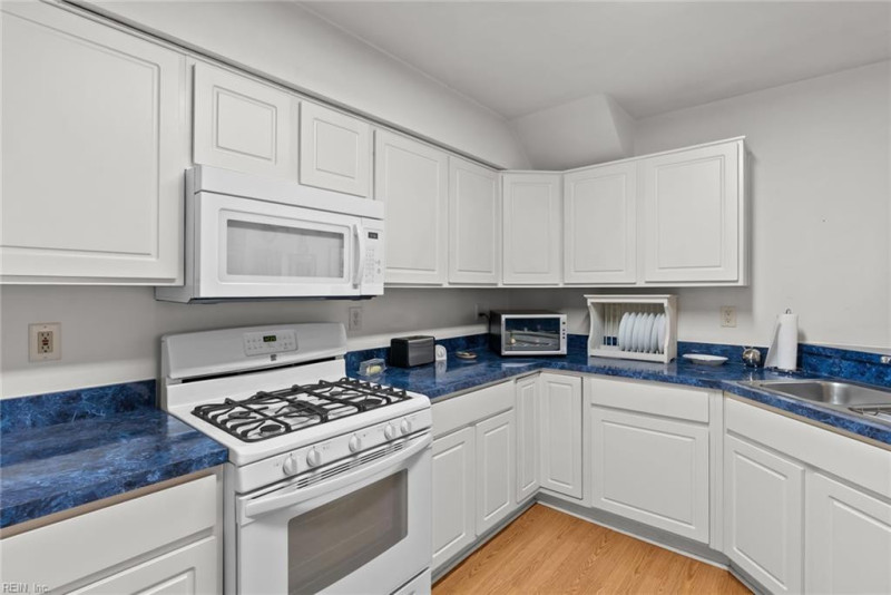 Photo 11 of 35 residential for sale in Virginia Beach virginia