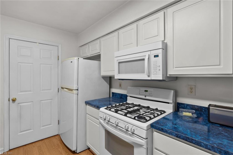 Photo 14 of 35 residential for sale in Virginia Beach virginia