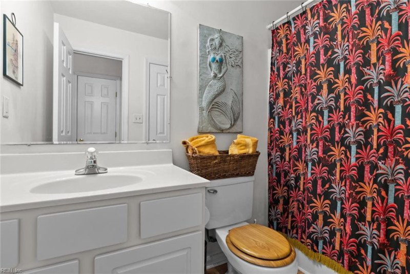 Photo 15 of 35 residential for sale in Virginia Beach virginia
