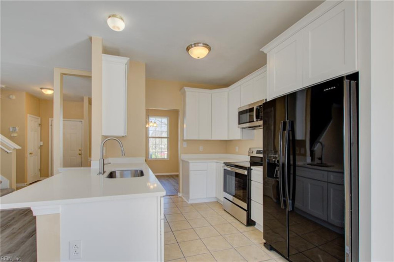 Photo 11 of 49 residential for sale in Chesapeake virginia