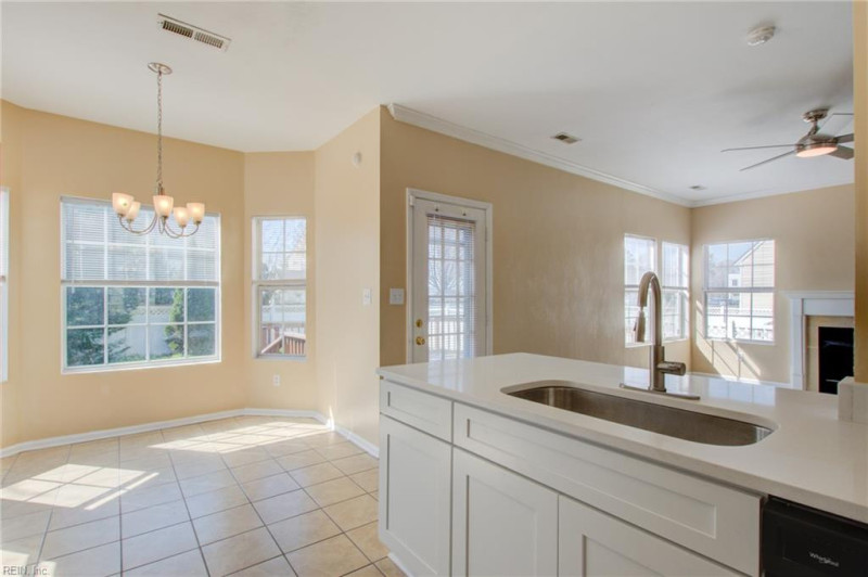 Photo 12 of 49 residential for sale in Chesapeake virginia