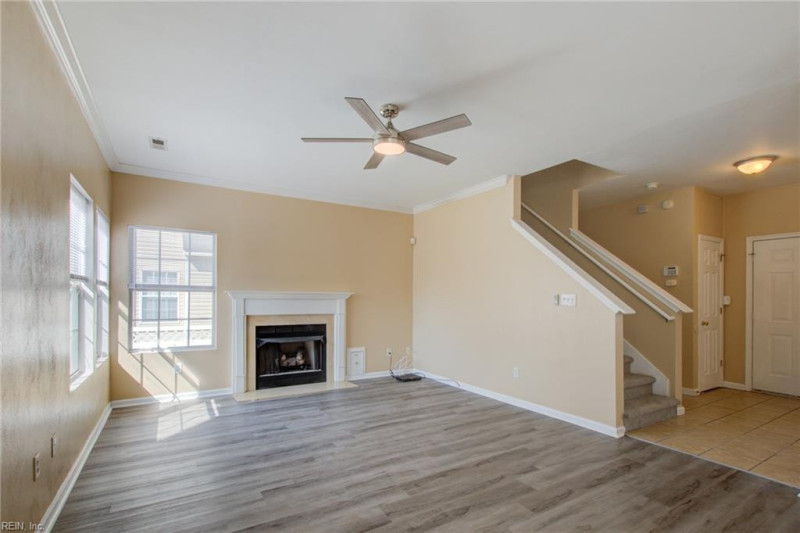 Photo 3 of 49 residential for sale in Chesapeake virginia