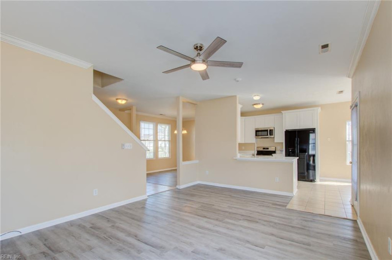 Photo 4 of 49 residential for sale in Chesapeake virginia