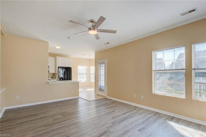Photo 6 of 49 residential for sale in Chesapeake virginia