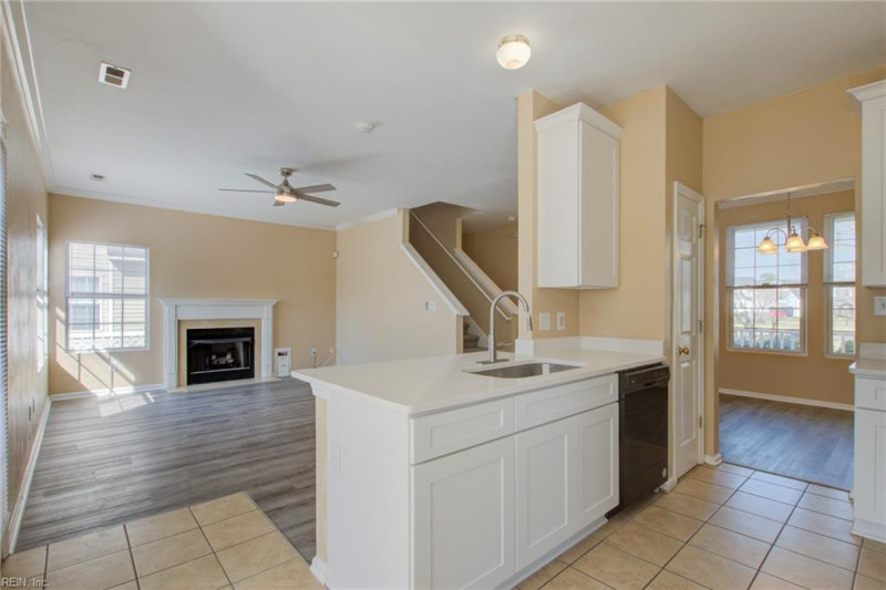 Photo 8 of 49 residential for sale in Chesapeake virginia
