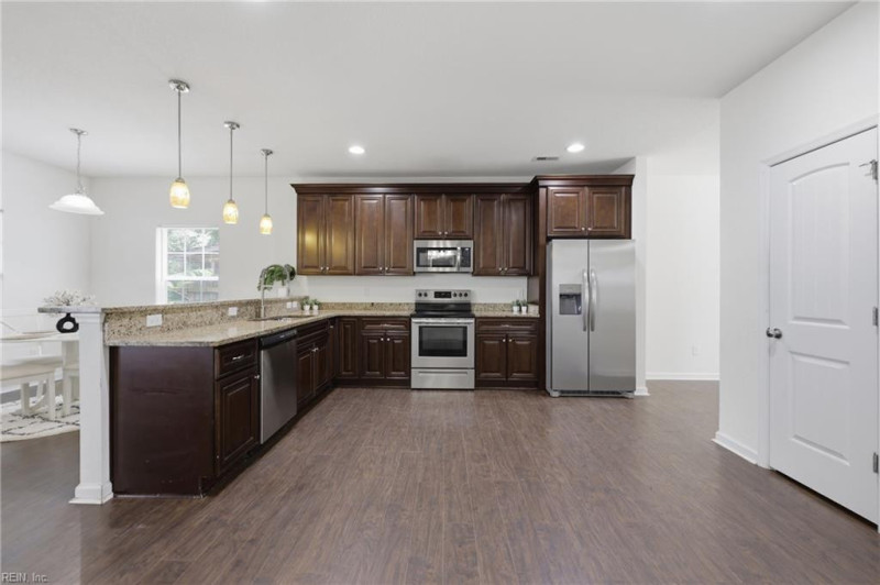 Photo 11 of 40 residential for sale in Chesapeake virginia