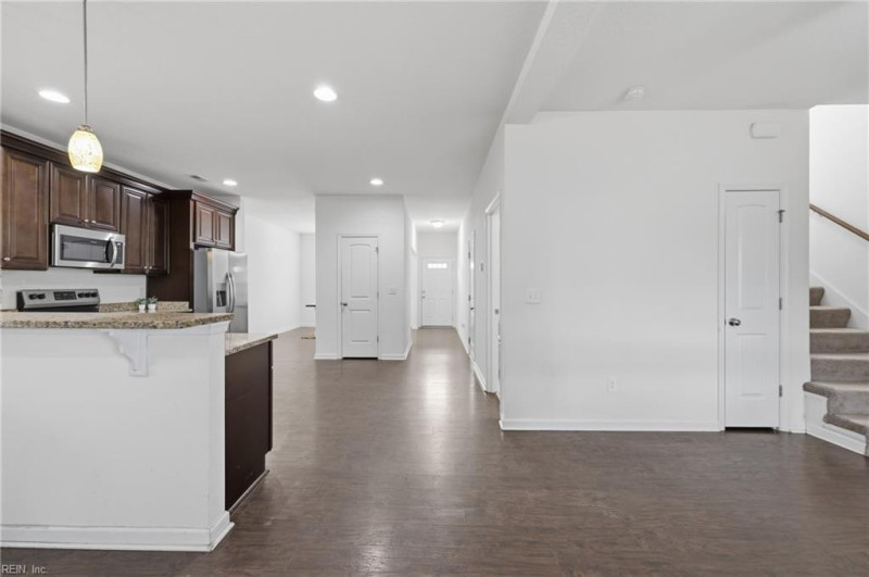 Photo 12 of 40 residential for sale in Chesapeake virginia