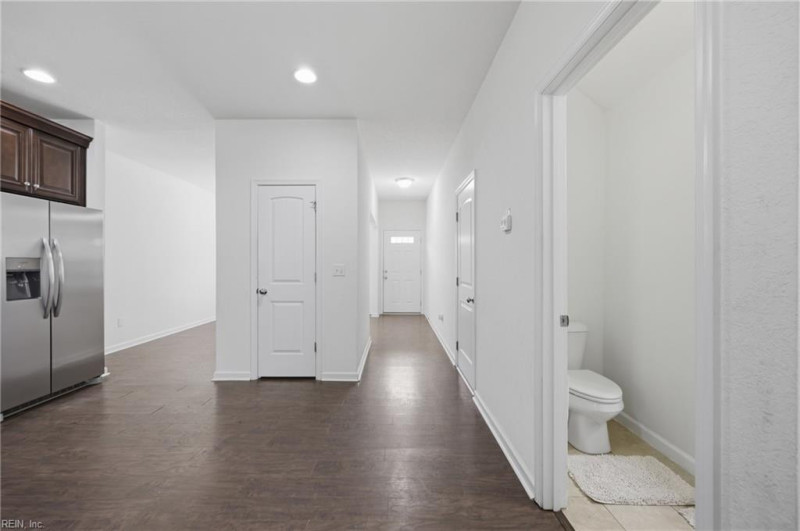 Photo 7 of 40 residential for sale in Chesapeake virginia