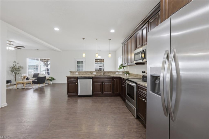 Photo 9 of 40 residential for sale in Chesapeake virginia