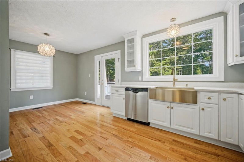Photo 10 of 34 residential for sale in Newport News virginia
