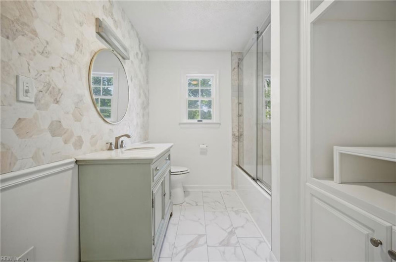 Photo 12 of 34 residential for sale in Newport News virginia