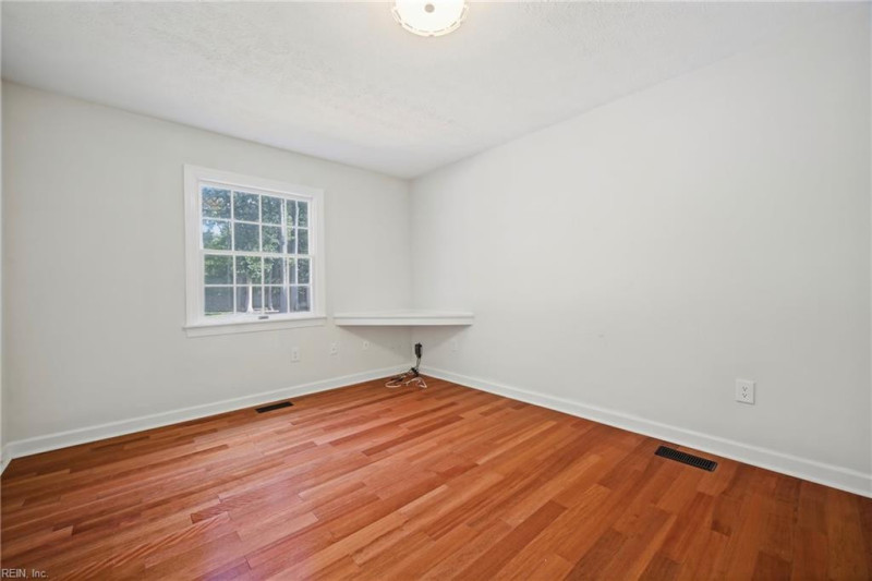 Photo 16 of 34 residential for sale in Newport News virginia