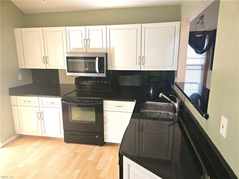 Photo 5 of 29 residential for sale in Virginia Beach virginia