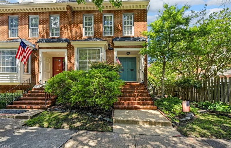 Photo 1 of 17 residential for sale in Norfolk virginia