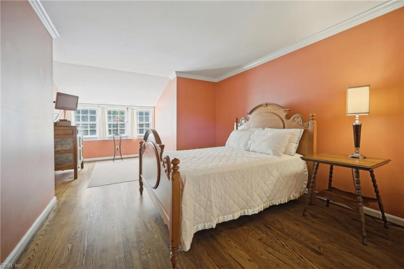 Photo 11 of 17 residential for sale in Norfolk virginia