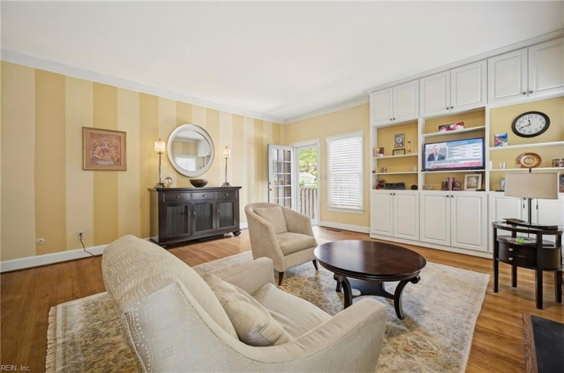Photo 2 of 17 residential for sale in Norfolk virginia