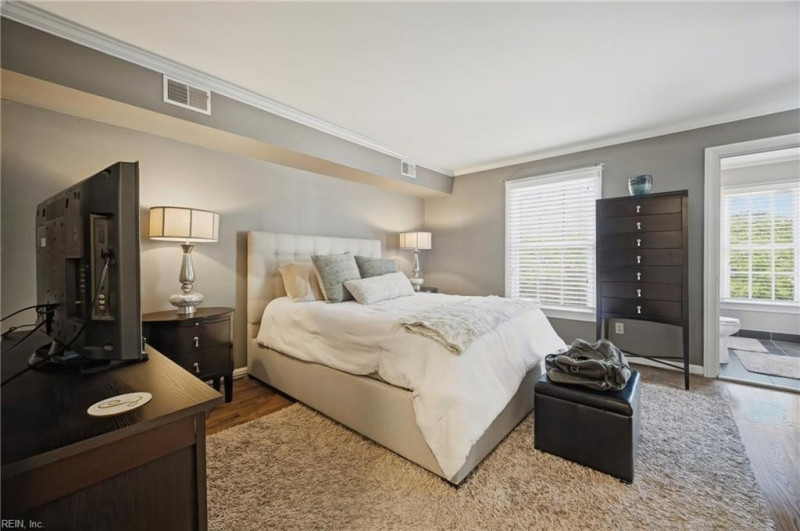 Photo 5 of 17 residential for sale in Norfolk virginia