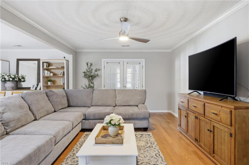 Photo 10 of 44 residential for sale in Norfolk virginia
