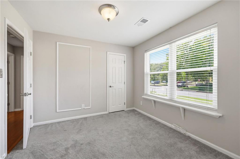 Photo 13 of 44 residential for sale in Norfolk virginia