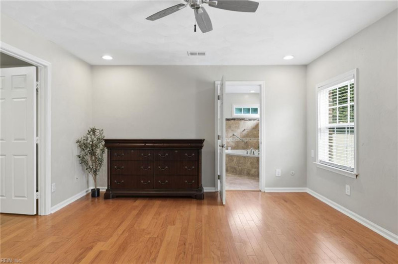 Photo 20 of 44 residential for sale in Norfolk virginia