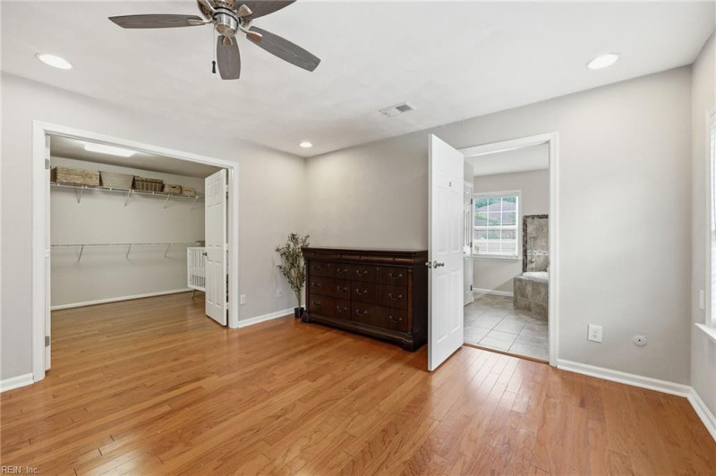 Photo 21 of 44 residential for sale in Norfolk virginia