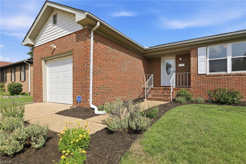 Photo 34 of 44 residential for sale in Norfolk virginia