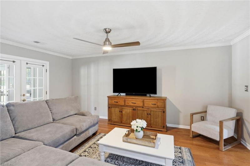 Photo 4 of 44 residential for sale in Norfolk virginia