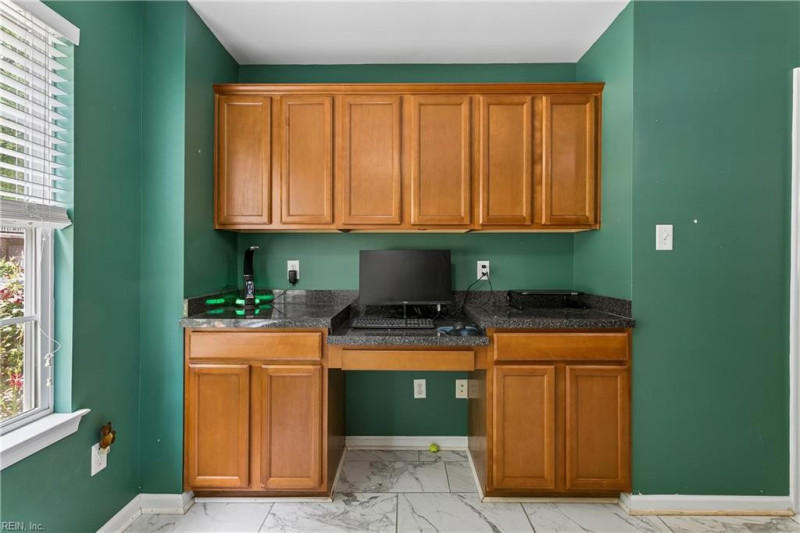 Photo 10 of 26 residential for sale in Newport News virginia