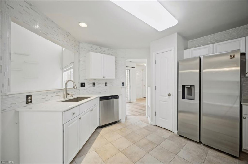 Photo 10 of 46 residential for sale in Virginia Beach virginia