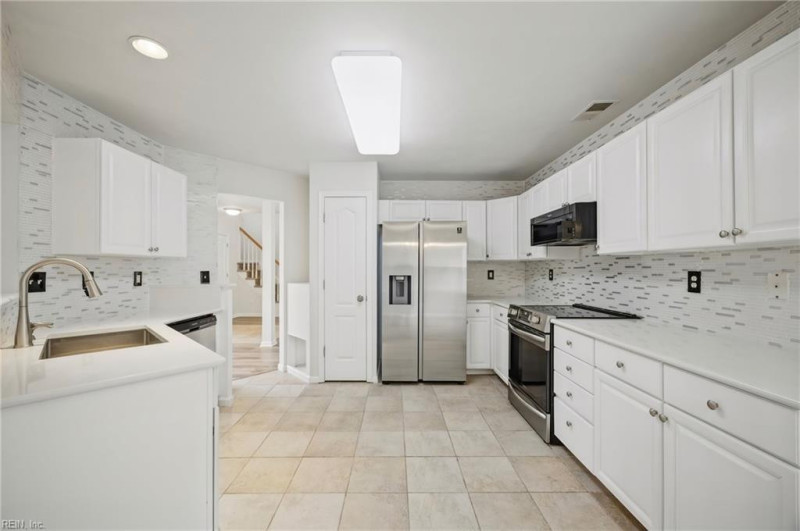 Photo 11 of 46 residential for sale in Virginia Beach virginia