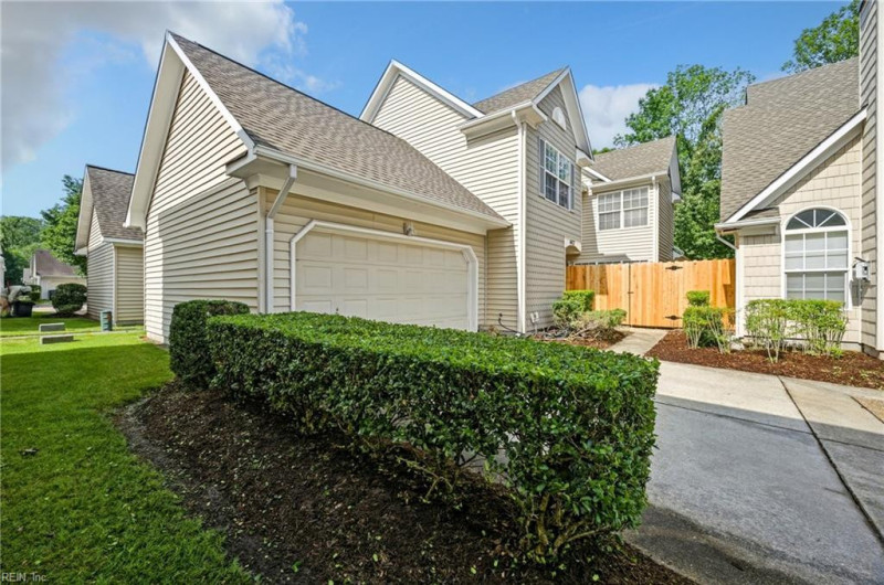 Photo 2 of 46 residential for sale in Virginia Beach virginia