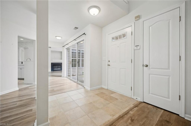 Photo 4 of 46 residential for sale in Virginia Beach virginia