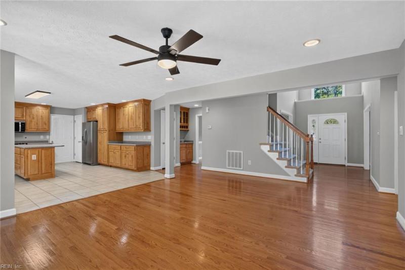 Photo 15 of 49 residential for sale in James City County virginia