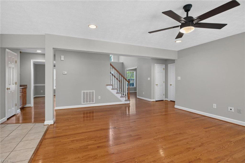 Photo 17 of 49 residential for sale in James City County virginia